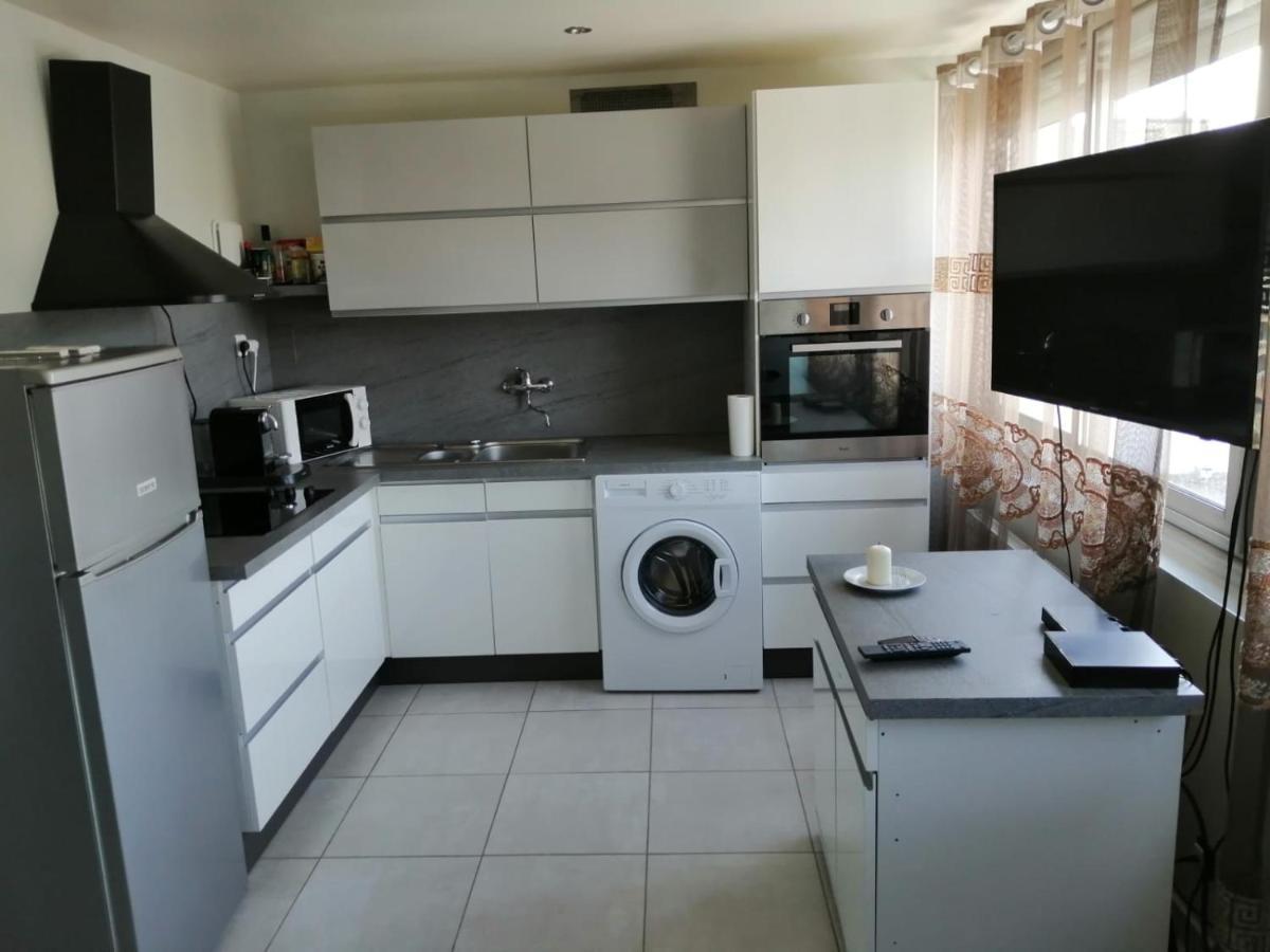 Location D'Appartement Entierement Meuble Pres De Geneve อานมาส ภายนอก รูปภาพ