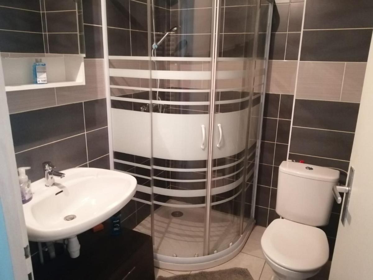 Location D'Appartement Entierement Meuble Pres De Geneve อานมาส ภายนอก รูปภาพ